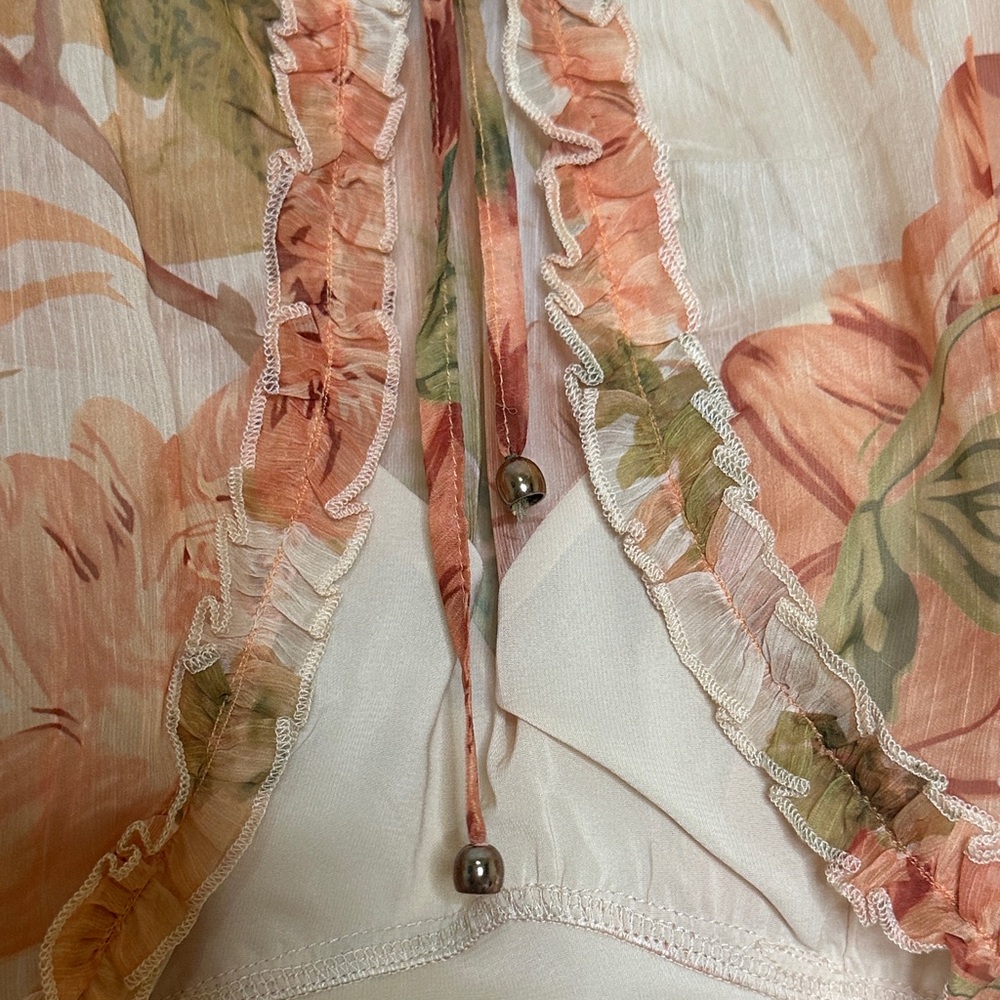Chic Floral Mini Dress in Peach and Green - Picture 4 of 7
